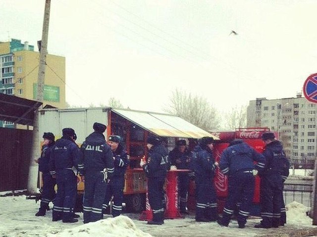      )))