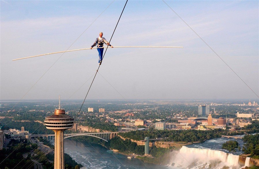     ,    Skylon Tower   Hilton   ...