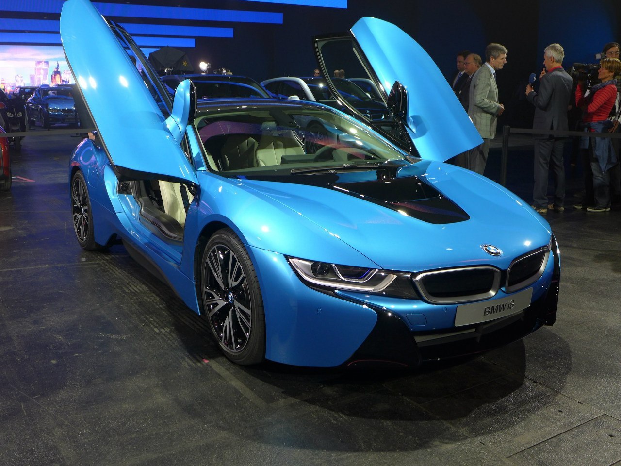 I8 BMW зеленая матовая