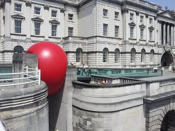 Kurt Perschke -   RedBall project.  (. installation - . - ... - 3