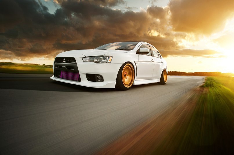 Mitsubishi Lancer Evolution X. - 2