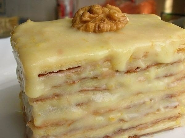 СЛОЕНОЕ ПИРОЖНОЕ СО СГУЩЕНКОЙ.Ингредиенты: слоеное дрожжевое тесто – 1 упаковка (у меня 470 гр.) ...