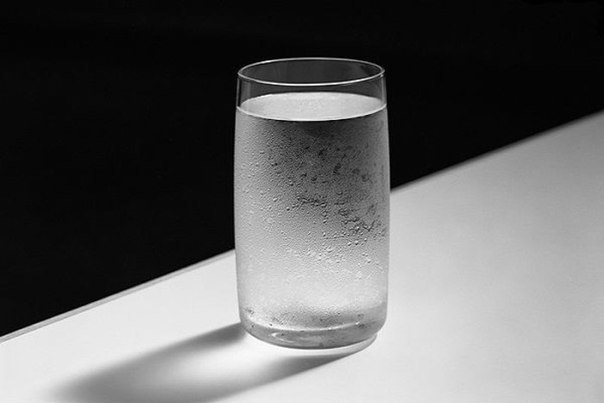 Причина проблем у нас в голове.Учитель взял стакан с водой и спросил учеников:– Сколько, по-вашему, ...