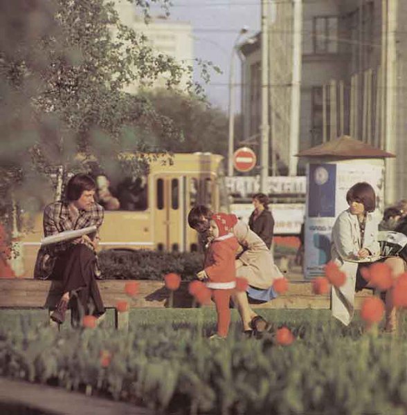 Цветущая юность страны Советов... Фотографии, где Советский Союз цветёт в прямом смысле этого слова. - 4