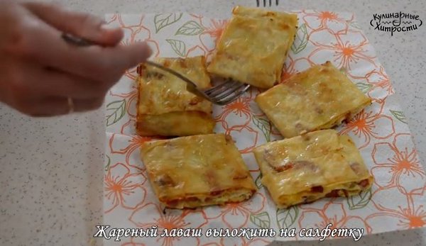 ЖАРЕНЫЙ ЛАВАШ С КОЛБАСОЙ И СЫРОМ.Ингредиенты Лаваш — 2 шт Сырок плавленый («Янтарный» ) — 100 г ... - 10