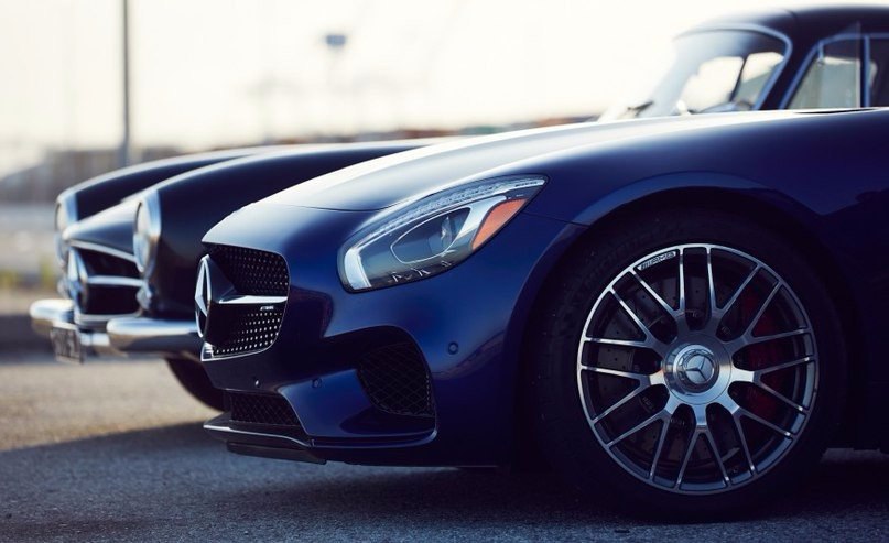 1955 Mercedes-Benz 300SL Gullwing vs. Mercedes-AMG GT S