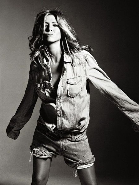 Jennifer Aniston - 6