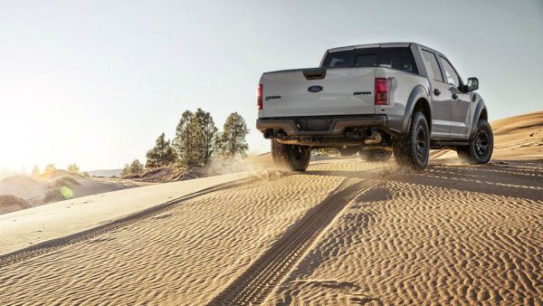 Ford F-150 Raptor SuperCrew.http://mir-auto24.ru/ford-f-150-raptor-supercrew-foto-xarakteristiki/ - 2