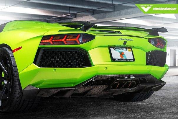 Lamborghini Aventador-V Roadster aka 'The Hulk' by Vorsteiner. - 2