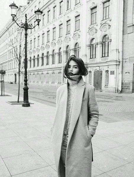 — Что бы она ни вытворяла, главное не мешать женщине любить тебя. — А если не вытворяет? — Значит ...