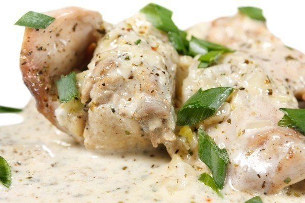 Тушеное мясо в сметане.на 100 грамм - 85.5 ккалБ/Ж/У - 10.59/3.65/1.9Ингредиенты:говядина или ...