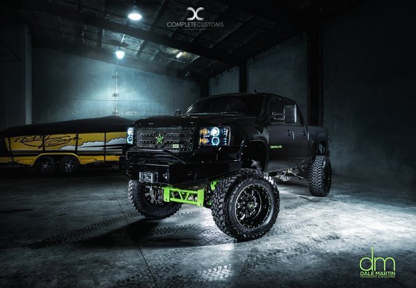 GMC Sierra Denali HD.