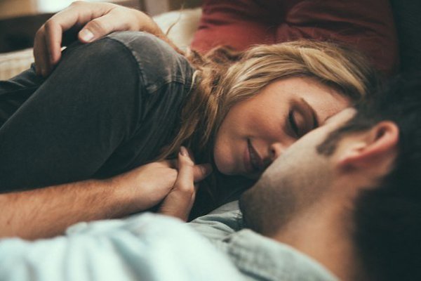 Первый человек, о котором ты думаешь утром и последний.человек, о котором ты думаешь ночью — это ...