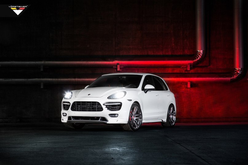 Porsche Cayenne Turbo.