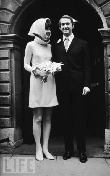         Givenchy    . , 18.01.1969. - 6