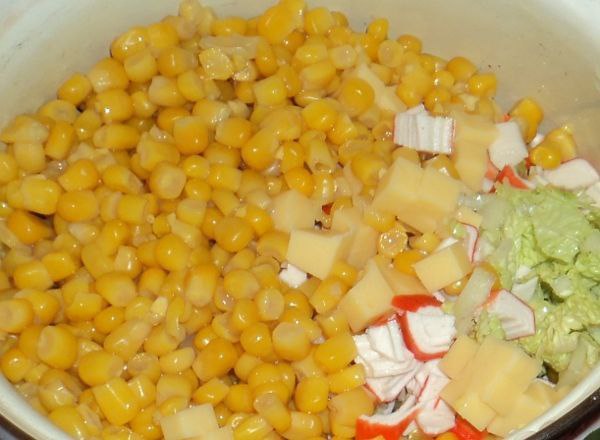 Салат с пекинской капустой и крабовыми палочками. Пекинскую капусту я открыла для себя совсем ... - 6