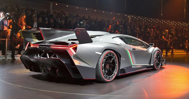 Lamborghini Veneno   3  .     .