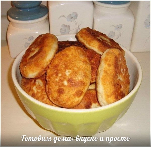 Быстрые пирожки с картошкой и мясом.Ингредиенты:-2 стакана сметаны (кефира, ряженки, простокваши)-2 ...