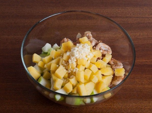 Теплый салат с курицей.Ингредиенты:(на 4 порции)400 г филе куриной грудки1 луковица4 отварных ... - 6