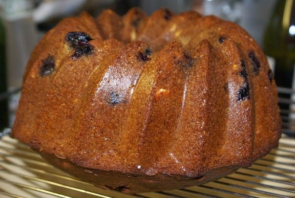 КЕКС ШОКОЛАДНЫЙ С КЕШЬЮ И ВИНОГРАДОМ.ИНГРЕДИЕНТЫшоколад 100 г (я брала молочный)сливки 3 ст. л.масло ...