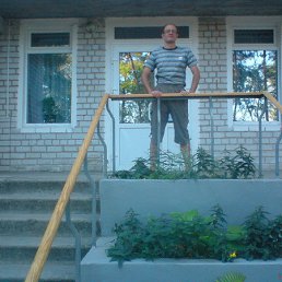 aleksandr, 49, 