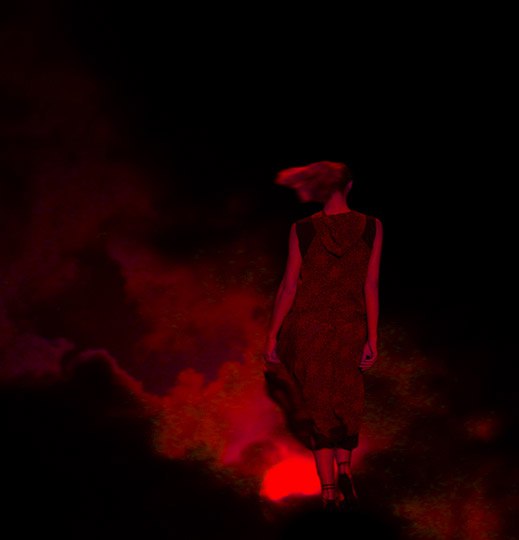 А еще мне нравится, как уходят красивые и гордые женщины, надменно и стремительно постукивая ...