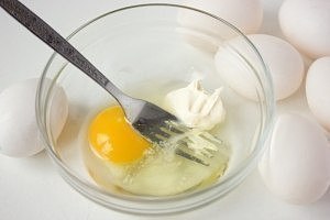 Яичные рулетики с мясной начинкой - отличный завтрак! Ингредиенты: Яйца куриные 7 шт. Свиной фарш ... - 3