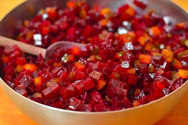 Винегрет.Ингредиенты:Свёкла — 5 шт.Картофель — 3 шт.Огурец (соленый) — 9 шт.Зелёный горошек — 350 ... - 7