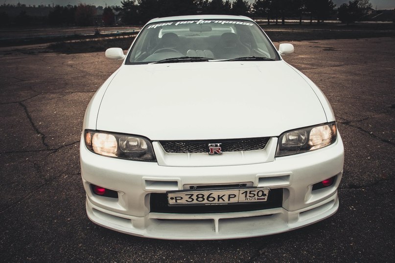 Nissan Skyline GT-R R33 - 5