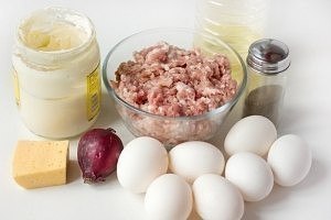 Яичные рулетики с мясной начинкой - отличный завтрак! Ингредиенты: Яйца куриные 7 шт. Свиной фарш ... - 2