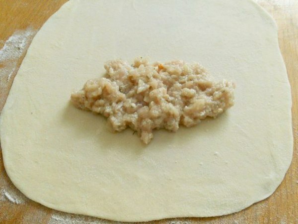 САМЫЕ ВКУСНЫЕ ЧЕБУРЕКИ.Ингредиенты: мука - 3 стакана (емкость - 250 мл); вода холодная - 1 стакан; ... - 8