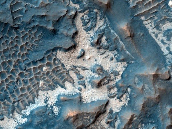  ,    HiRISE        - 5