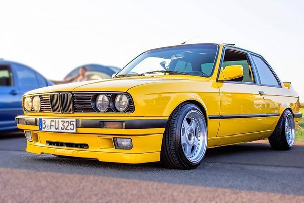 BMW 3 Series E30