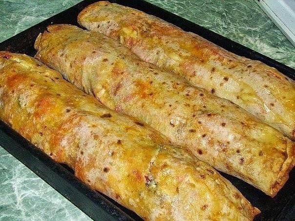 Фаршированный лаваш, запеченный в духовке, - отличная идея! Ингредиенты: тонкий лаваш мясо или любые ...