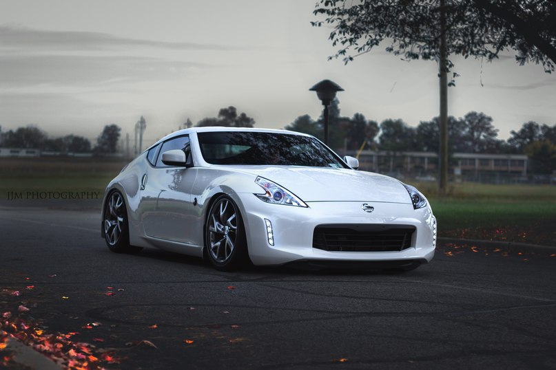 Nissan 370Z.