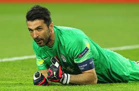 20 лет- Buffon magnifico!!! 19 ноября 1995 года Джанлуиджи Буффон провел свой первый матч в ... - 2