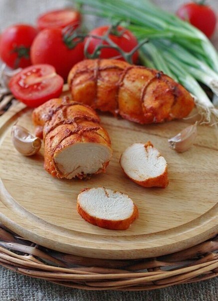Рецепт вкусной пастромы куриной.на 100грамм - 121.62 ккал, Б/Ж/У - 14.2/5.16/4.91Ингредиенты:- 400 г ...