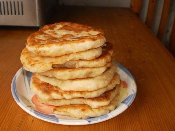 Лепешки с сыром.Очень рекомендую всем, мои в них просто влюбились!!! Они вкусные и в горячем и в ...