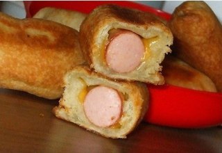Ленивые пирожки.Ингредиенты:-0,5 л кефира-2 яйца-300 мл сметаны-2 ст.л.майонеза-0,5 ч.л.соды-1 ...