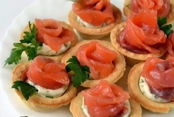 ТОП-8 ЛУЧШИХ ЗАКУСОК В ТАРТАЛЕТКАХ.1. Тарталетки с салатом из куриной печениИНГРЕДИЕНТЫ: 300 г ... - 8