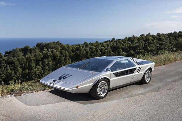 Maserati Boomerang: ,  .    : , ...