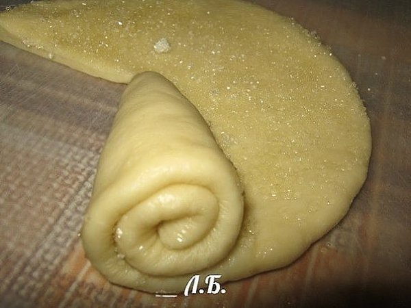 ПЛЮШКА-КОМЕТА.Идею этих простых, очаровательных плюшек я подглядела на сайте Ольги Смирновой, тесто ... - 4