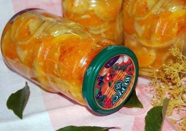 Кабачки в остром соусе на зиму.Три килограмма кабачковОдин горький перецТри морковки100 грамм ...