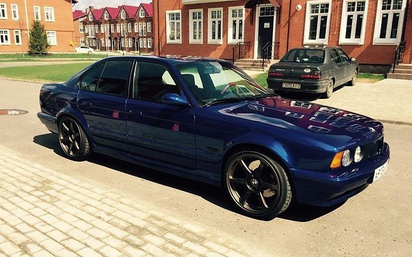 BMW M5 (E34)