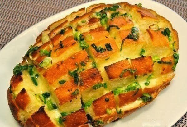 Луковый хлеб с сыром.Когда я впервые приготовила этот хлеб, то сама не ожидала такого результата и ...
