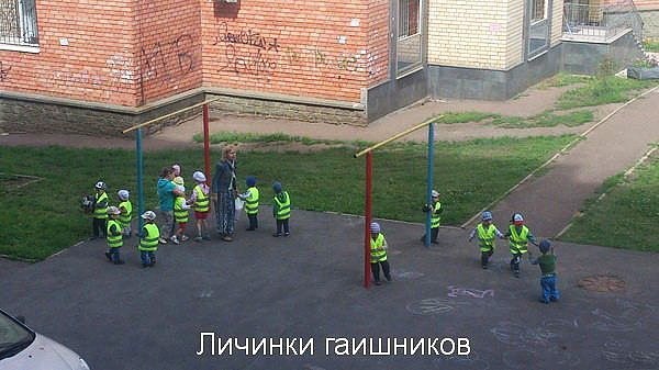   )))