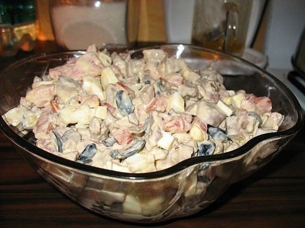 Салат из куриной печени с помидорами.Очень вкусный салатик для любителей печени.Несмотря на наличие ...