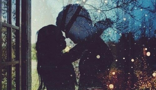 Не имеет значения, как далеко человек, важно то, что он нужен тебе.