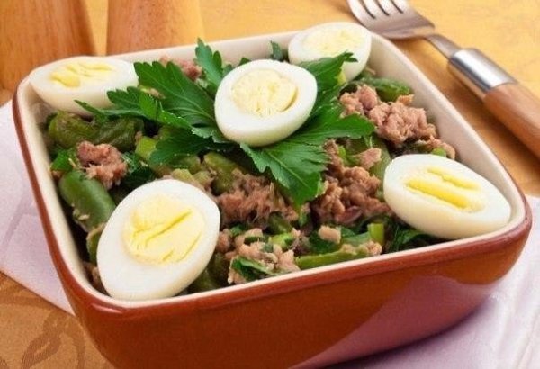 Салат с тунцом и стручковой фасолью! Сытный белковый салатик с полезными жирами! Когда: дополнение к ...