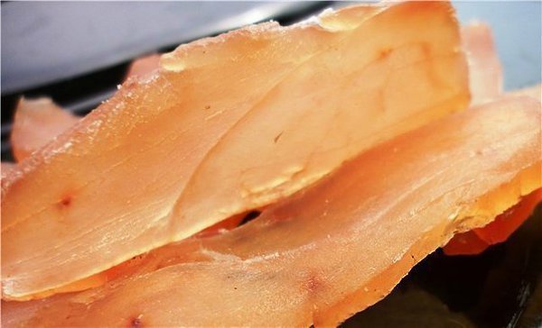 Вкуснейший балык из куриного филе.Ингредиенты:- 3 куриных филе (около 500 г)- 250 г крупной соли- 1 ... - 3